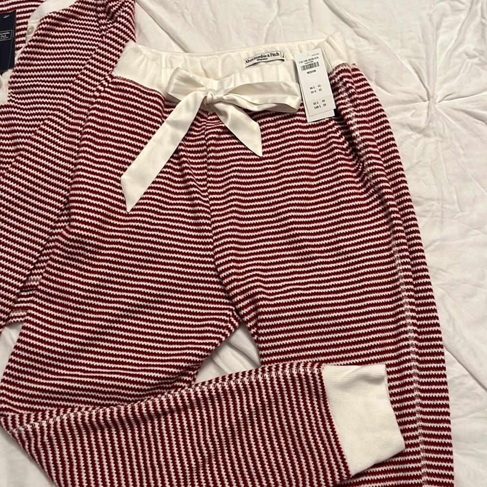Abercrombie sleepwear. Joggers and Christmas theme
